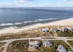 On the beach, sun-loungers, beach towels - Cozy Captains Cottage beside the BHI Club, unobstructed ocean views, Sleeps 10 (Bald Head Island)