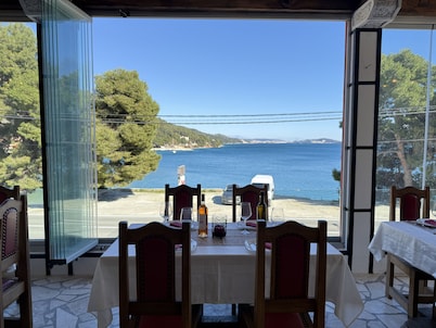 Max Gastro Beach House