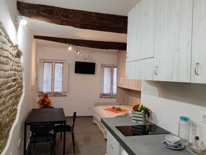 1 bedroom, WiFi, bed sheets - ROMANTIC ACCOMMODATION IN THE HISTORIC CENTER (URBINO)
