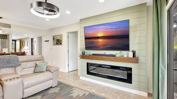 Televisor intel·ligent, llar de foc i estèreo