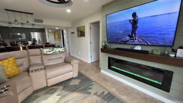 Smart TV, fireplace, stereo