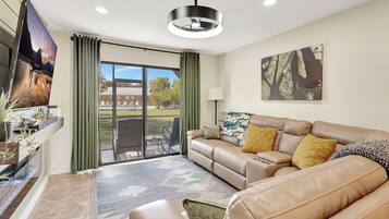 Smart TV, fireplace, stereo