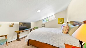 4 bedrooms, iron/ironing board, travel cot, Internet