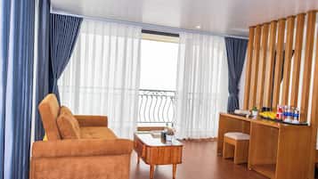 Family Suite, Mountain View | Living area