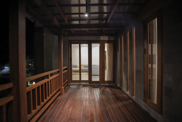 Exclusive Villa, 3 Bedrooms | Balcony