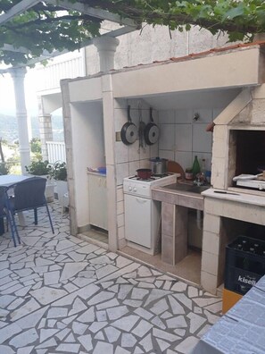Outdoor dining - Apartments and rooms Lotus / Double room (Neum)