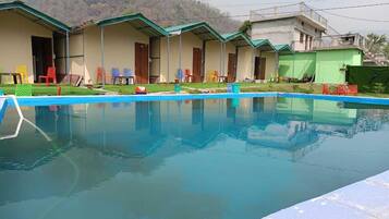 Kolam renang terbuka