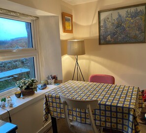 Dining - Idyllic Hebridean Island Retreat (Kintra)