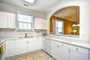 Condo, 3 Bedrooms | Private kitchen | Fridge, oven, coffee/tea maker, toaster - River Crossing 231 3 Bedroom Condo (North Myrtle Beach)