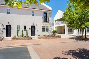 House, Multiple Bedrooms | Bahagian luar