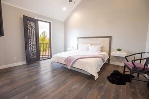 House, Multiple Bedrooms - Twice Charmed 8 Bedroom Townhouse (Hurricane)