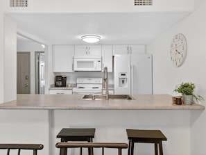 Condo, 1 Bedroom | Private kitchen | Fridge, oven, stovetop, coffee/tea maker - Beauty By The Bay K702 1 Bedroom Condo (Rockport)