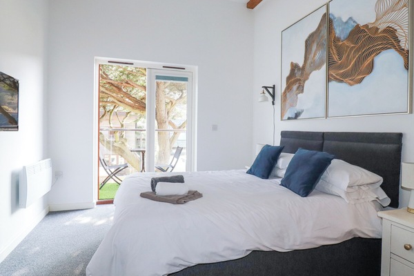 3 bedrooms, WiFi (free), individually decorated, individually furnished