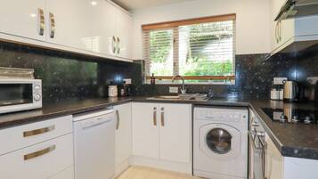 Oppvaskmaskin og kjøkkenutstyr