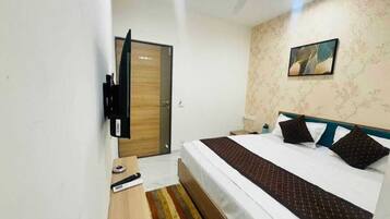 Perushuone | Työpöytä, kannettavalle tietokoneelle sopiva työtila, ilmainen Wi-Fi