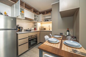 Microwave, oven, coffee/tea maker, electric kettle
