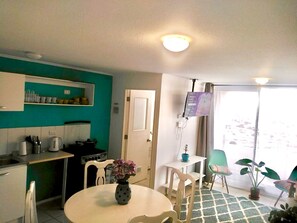 Private kitchen - FAMILY APARTMENT, 5 MIN. FROM THE BEACH AND ROUTE 5, OCEAN VIEW. (Coquimbo)