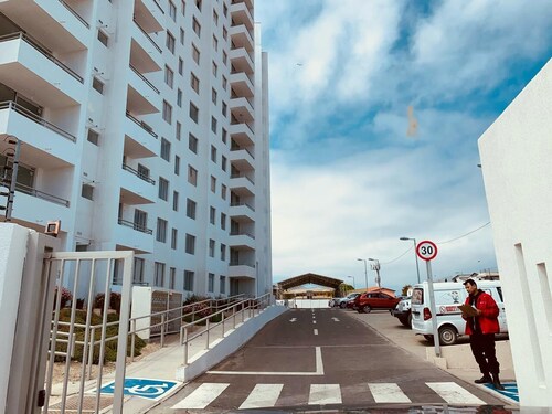 FAMILY APARTMENT, 5 MIN. FROM THE BEACH AND ROUTE 5, OCEAN VIEW.