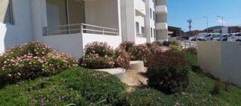 FAMILY APARTMENT, 5 MIN. FROM THE BEACH AND ROUTE 5, OCEAN VIEW.