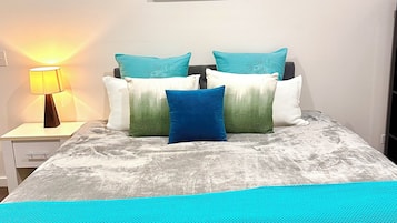 2 bedrooms, desk, iron/ironing board, travel cot