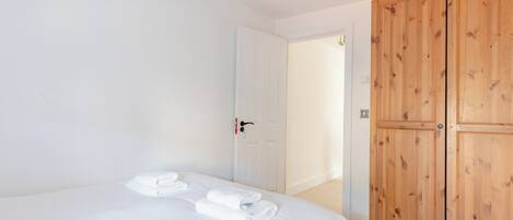 4 sovrum, strykjärn/strykbräda, internet och sängkläder