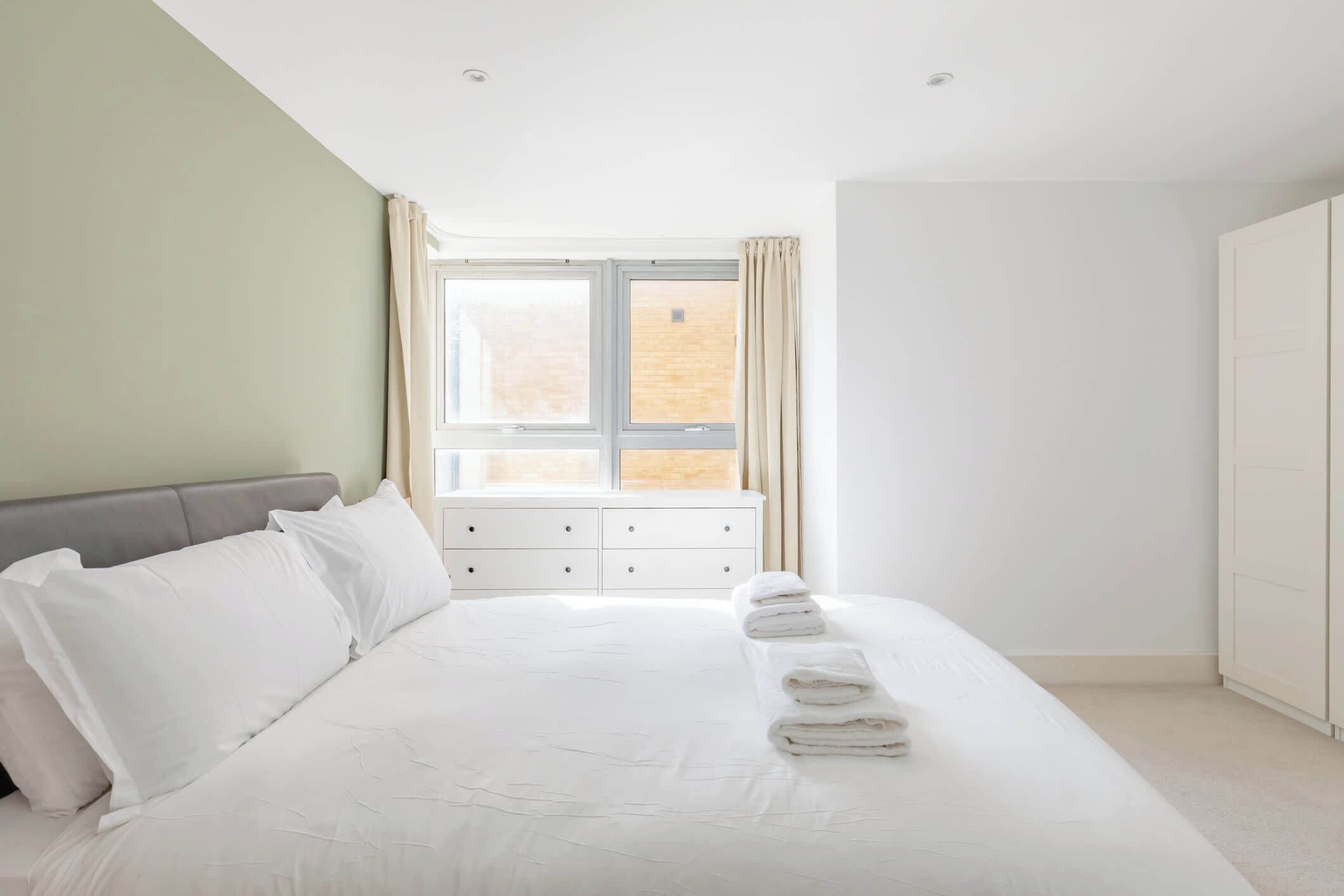 4 chambres, fer et planche à repasser, accès Internet, draps fournis