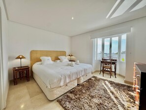 4 bedrooms, WiFi