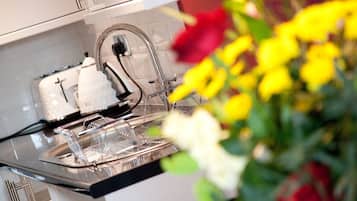 Apartamento | Cozinha privada | Geladeira, micro-ondas, chaleira elétrica, torradeira