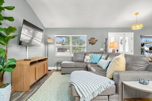 Téléviseur connecté, table de baby-foot