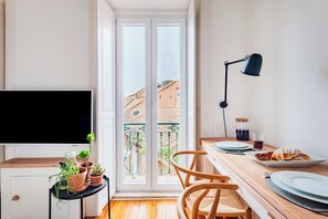 City Apart Daire, 1 Yatak Odası, Sigara İçilmez, Balkon | Oturma odası