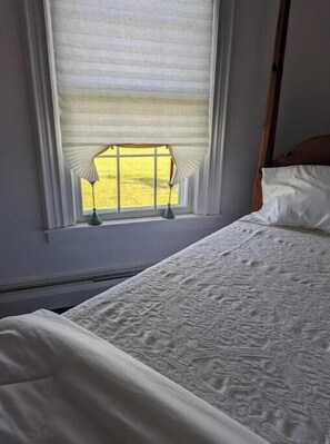 WiFi, bed sheets