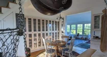 Charming 4-bedroom farmhouse in terrific Willsboro with WiFi
