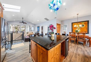 Interior - NEW!!! Otter's Nest - Walkable to Cannery Row & More (Monterey)