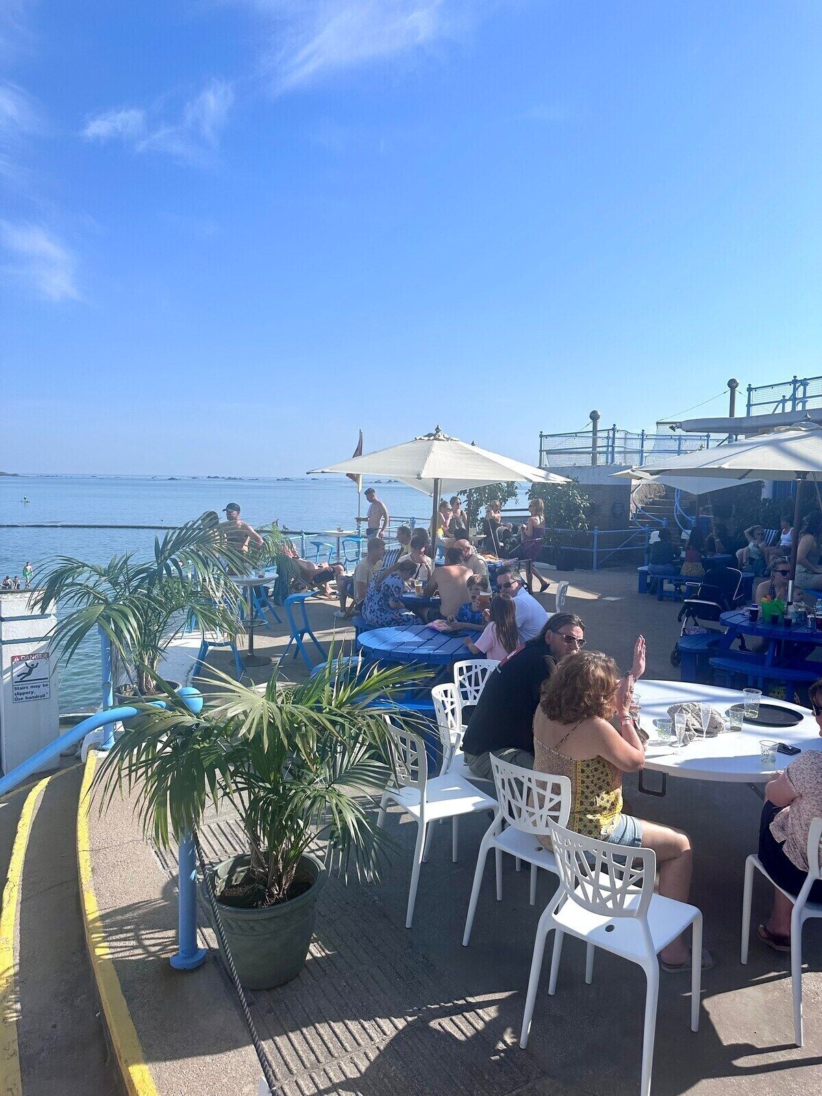Bar and Cafe - Lido Bathing  Pool