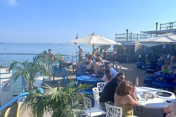 Bar and Cafe - Lido Bathing Pool