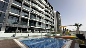 Outdoor pool - Easygo - Cozy STU Azzi Riviera 9 10 (Dubai)