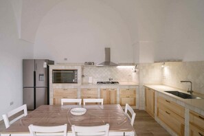 Fridge, oven, dishwasher