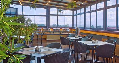 Clayton Luxury Suite