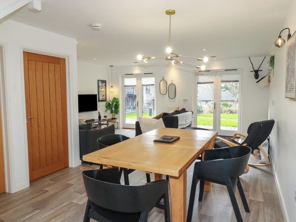 Interior - Treveglos (Truro)