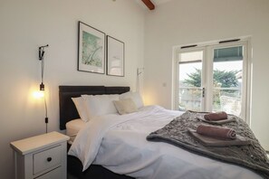 2 habitaciones, decoración personalizada y muebles diferentes