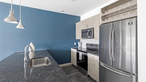 Kühlschrank, Esstisch