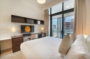 Estudio, acceso a la piscina | 1 dormitorio y ropa de cama