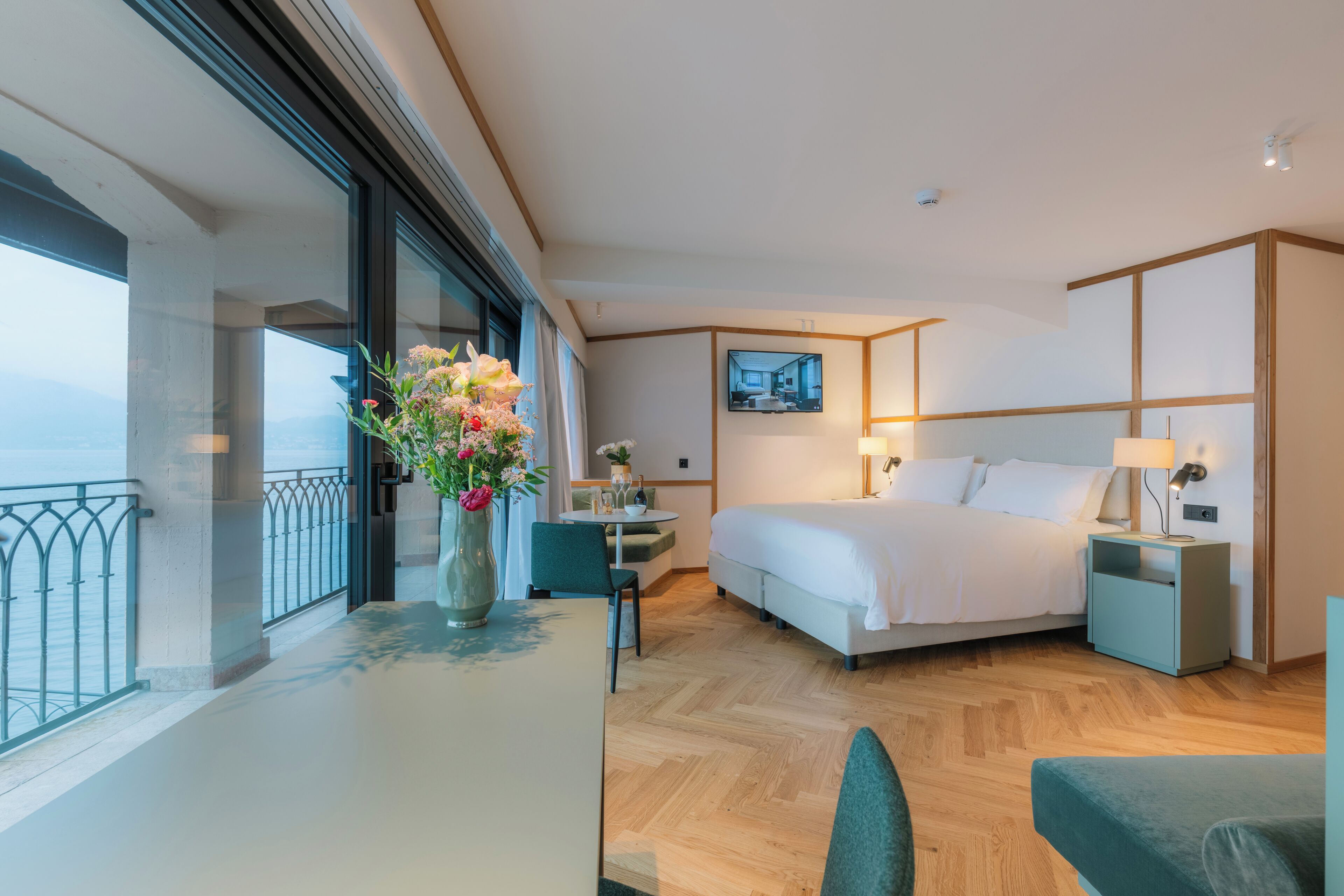 Junior Suite, Balcony, Lake View | Minibar, in-room safe, desk, blackout drapes
