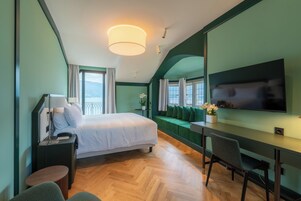 Junior Suite, Balcony, Lake View | Minibar, in-room safe, desk, blackout drapes