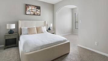 2 bedrooms, desk, iron/ironing board, WiFi