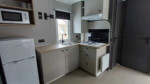 Fridge, microwave, stovetop