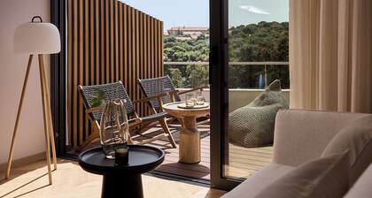 Cama Luxury Suites Kavouri