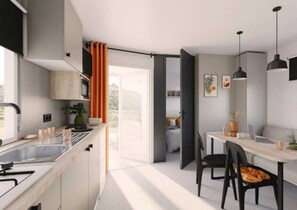 Fridge, stovetop - ZEcamping parc aquatique pet friendly club enfant (Saint-Jean-de-Monts)