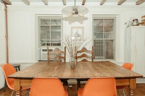 Dining - Historic Williams House 2-bedroom downtown Northampton with AC, WiFi (Northampton)