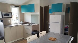 Fridge, microwave, stovetop